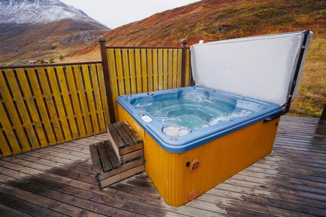 Langahlid Cottages & Hot Tubs Seyðisfjörður Esterno foto