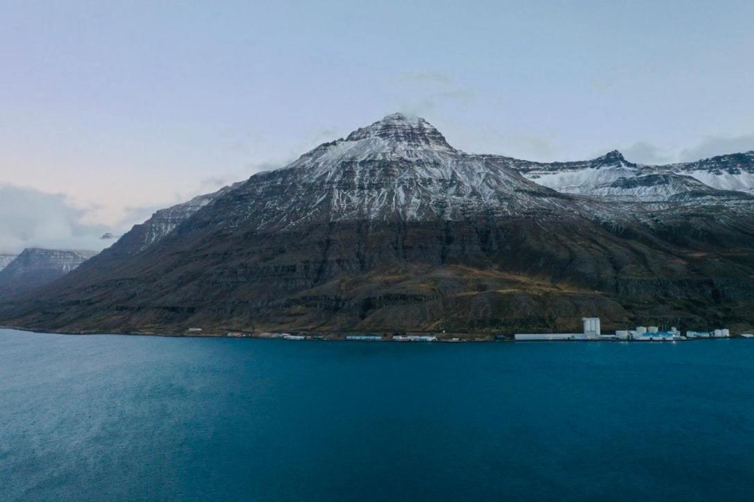 Langahlid Cottages & Hot Tubs Seyðisfjörður Esterno foto
