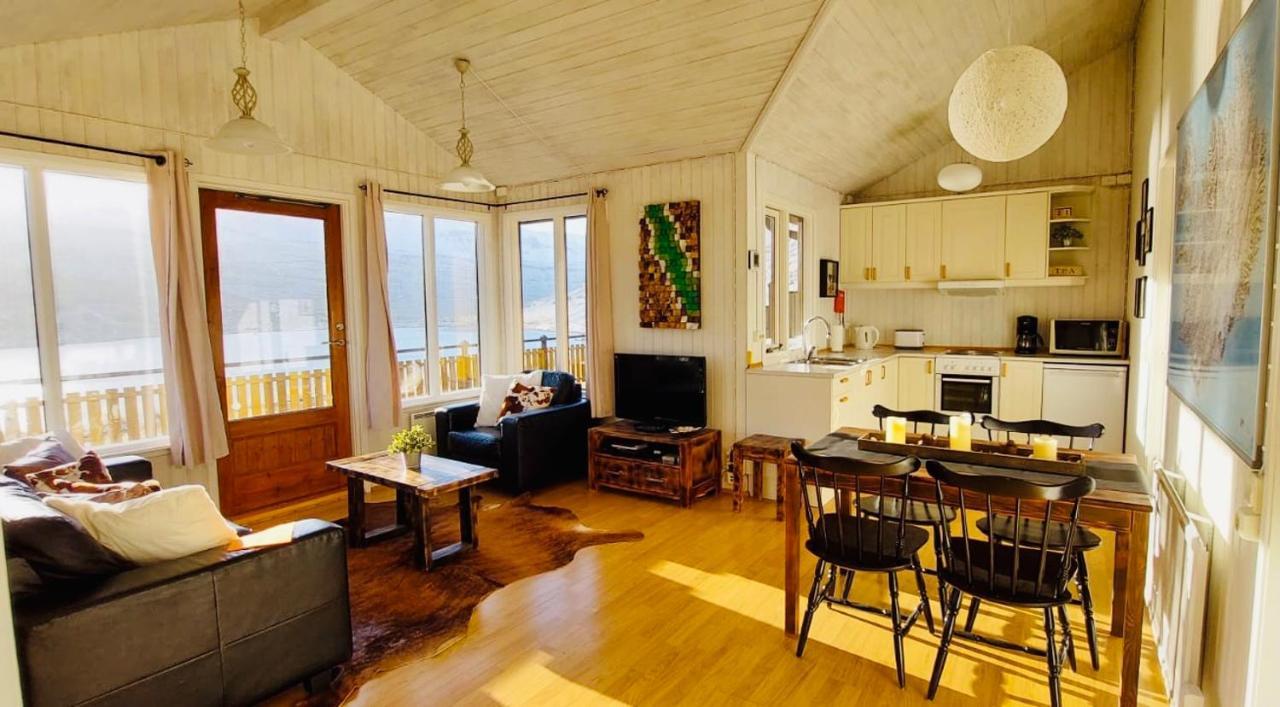 Langahlid Cottages & Hot Tubs Seyðisfjörður Esterno foto