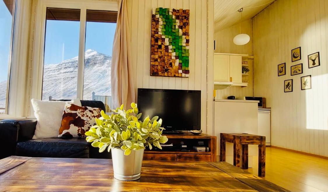 Langahlid Cottages & Hot Tubs Seyðisfjörður Esterno foto